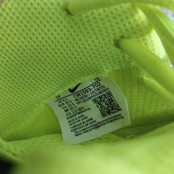 Nike Air Foamposite 'Volt' size 5y - Picture 7 of 11